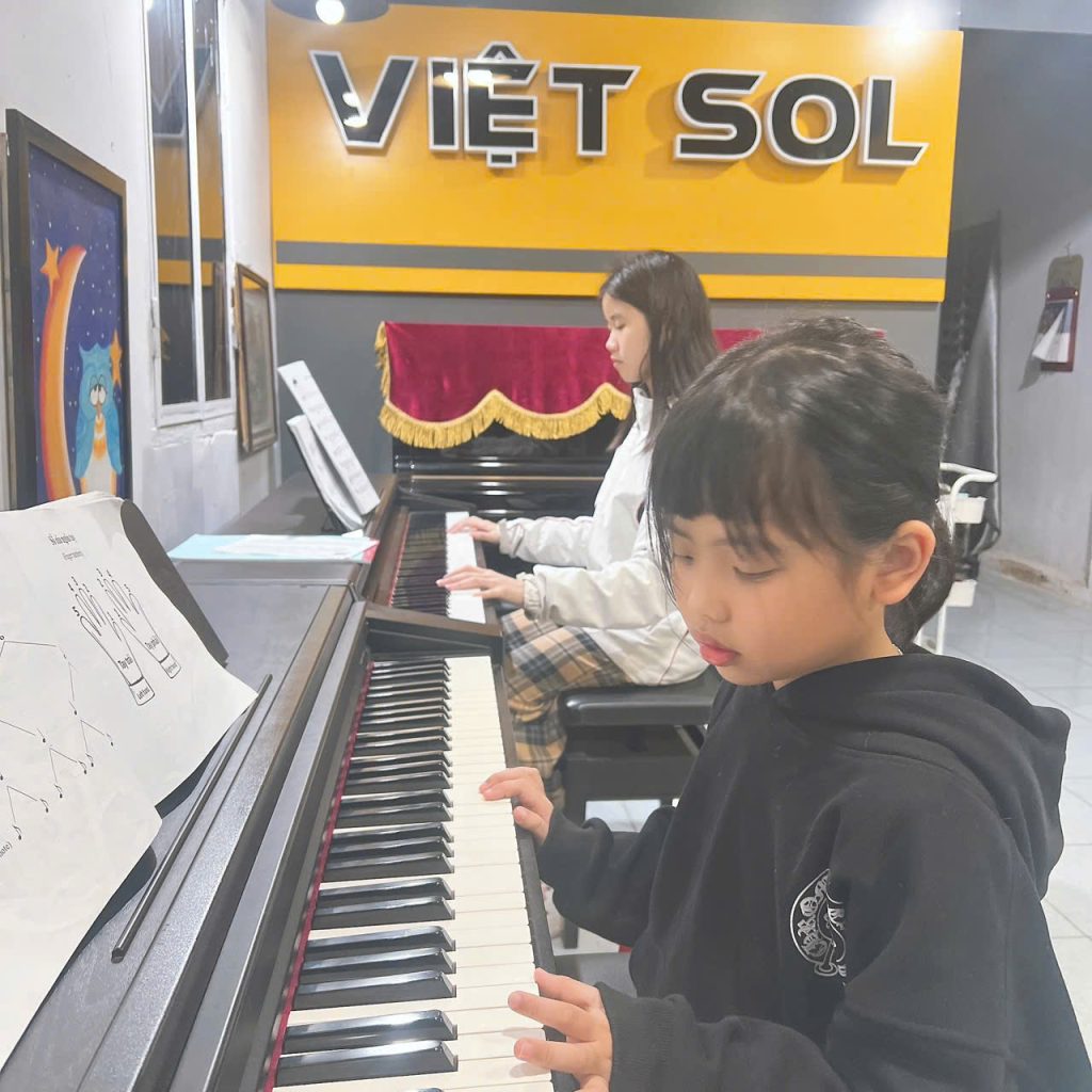 Học Đàn Piano Ở Đâu BMT