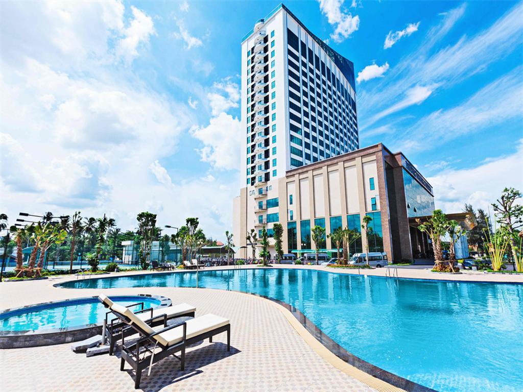 Hồ bơi Mường Thanh Luxury Buôn Ma Thuột