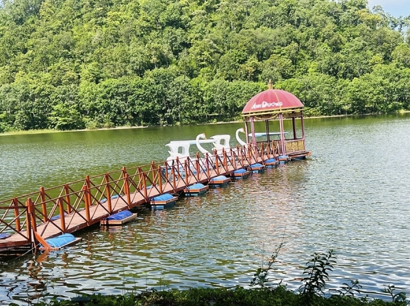 Khu du lịch sinh thái Bản Đôn