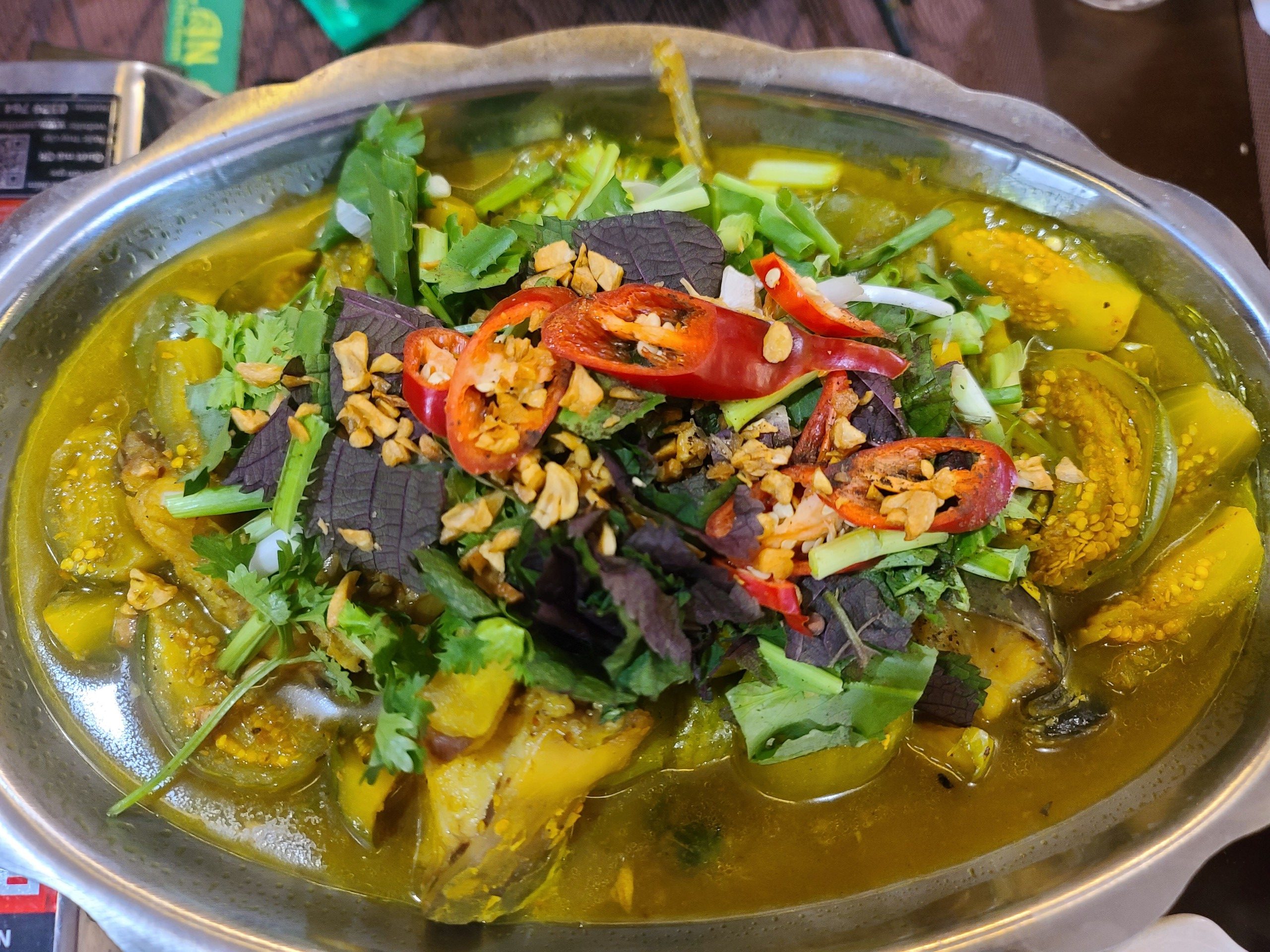 Lẩu cá lăng sông Sêrêpốk